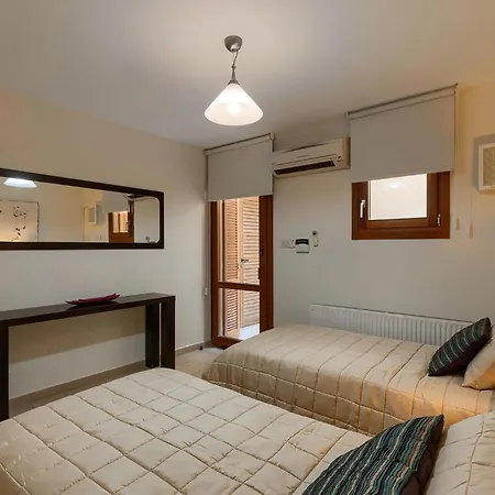 Aphrodite Hills Superior Superior 0336 Air Conditioning 4 Bedrooms Villa *