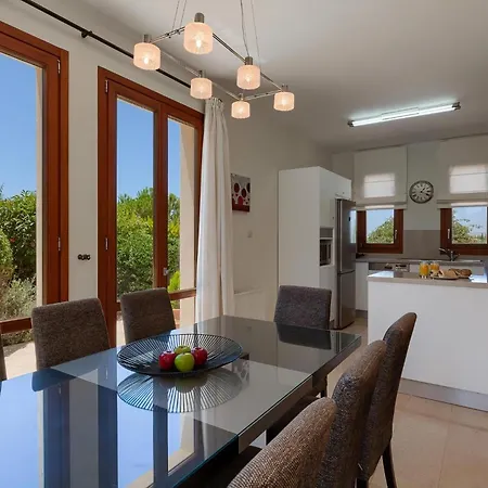 Villa Aphrodite Hills Superior Superior 0336 Air Conditioning 4 Bedrooms *